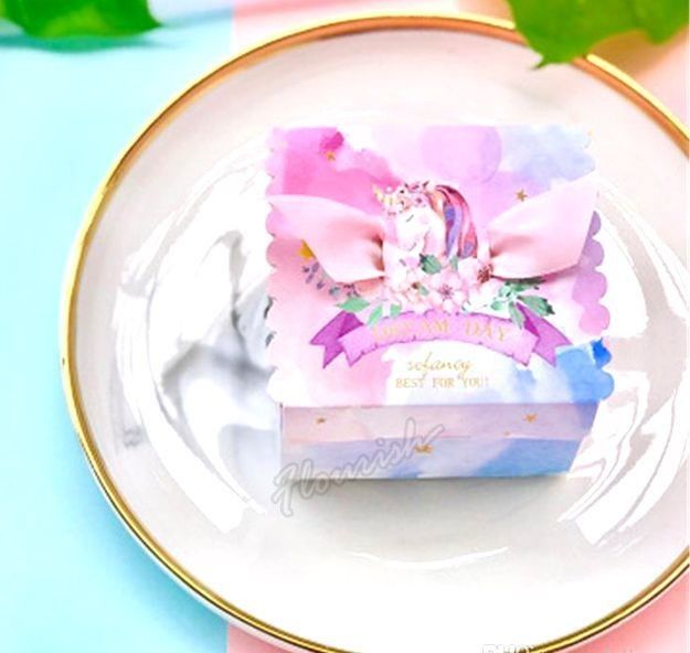 Pembe Sanat Kağıdı Özel Hediye Kutusu Sıcak Damgalanma Bowknot Tipi Şekerli Hediye Kutuları